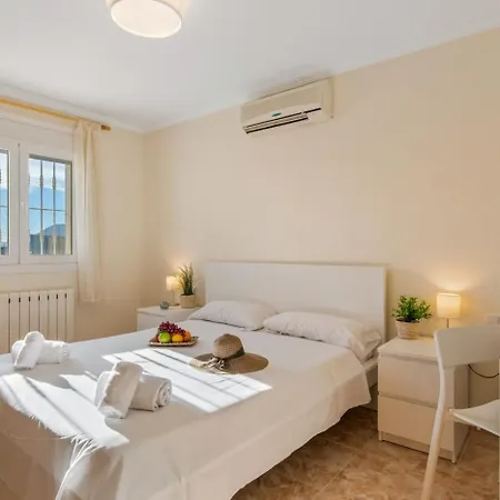 Mila 10 - Plusholidays Villa