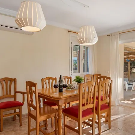 וילה Mila 10 - Plusholidays *